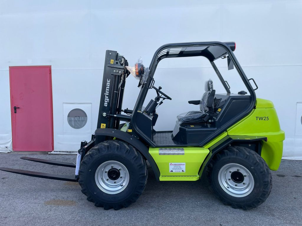 Agrimac TW25 - 越野叉车:图5 Agrimac TW25 - 越野叉车:图5