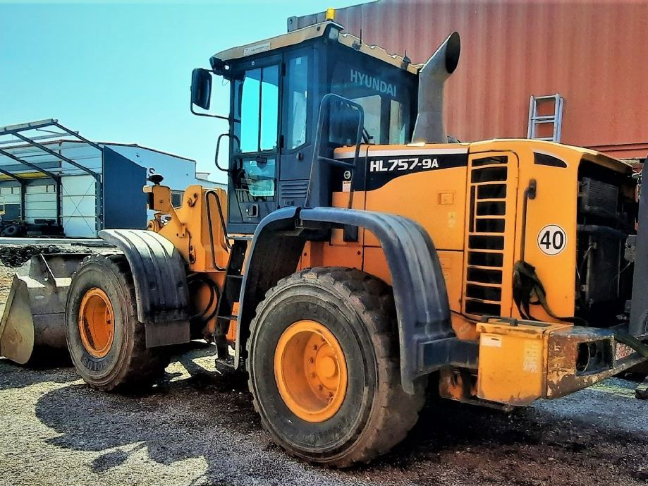 Hyundai HL757-9A - 轮式装载机:图2 Hyundai HL757-9A - 轮式装载机:图2