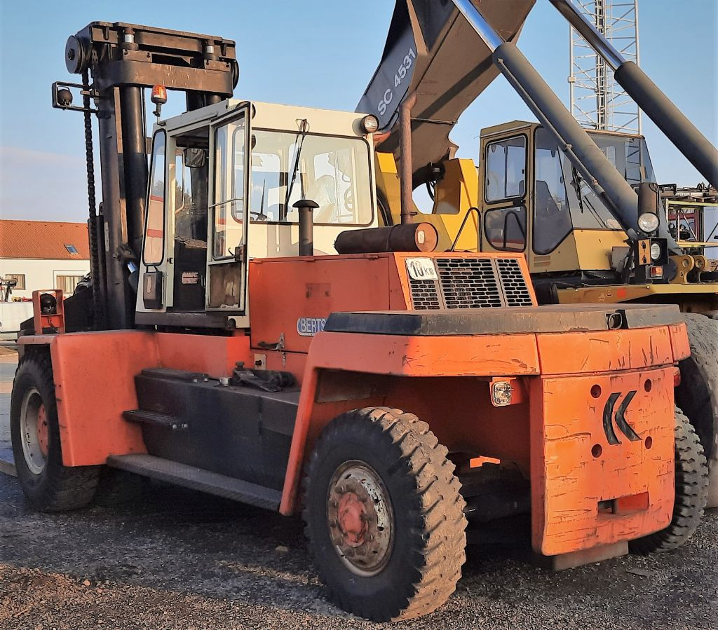 Kalmar DC18-1200 - 柴油叉车:图1 Kalmar DC18-1200 - 柴油叉车:图1