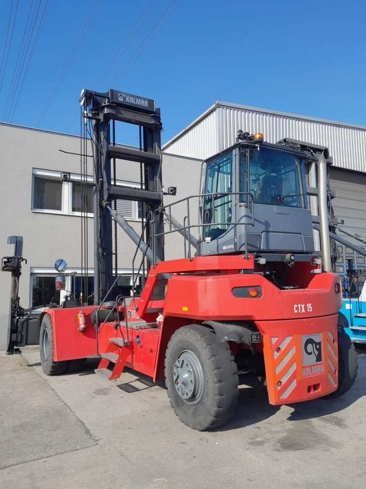 Kalmar DCG100-45ED4 - 前移式堆垛机:图2 Kalmar DCG100-45ED4 - 前移式堆垛机:图2