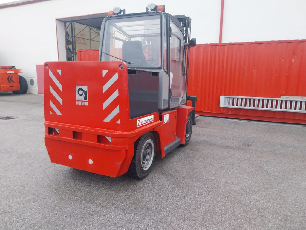 Kalmar ECF70-6C - 电动叉车:图4 Kalmar ECF70-6C - 电动叉车:图4