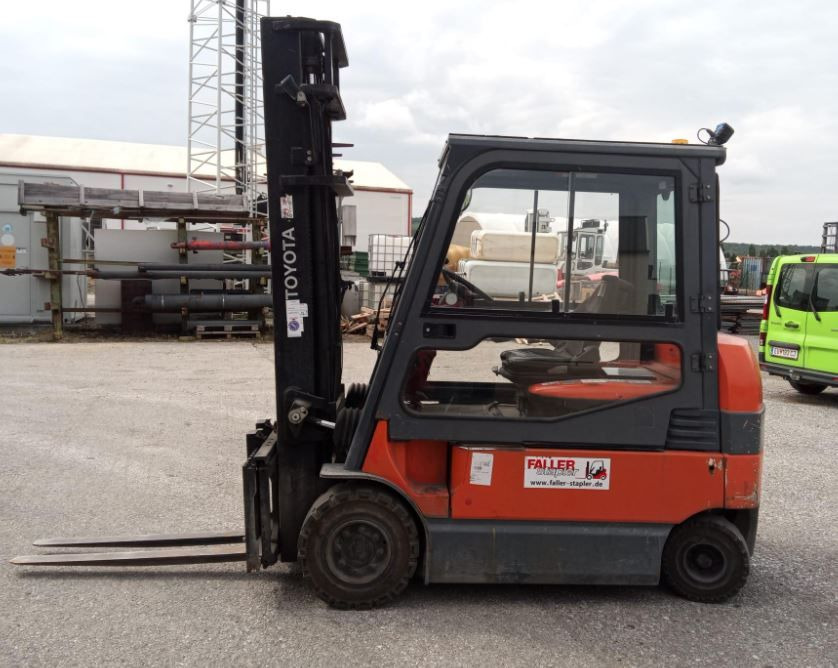 Toyota 7FBMF35 - 叉车:图1 Toyota 7FBMF35 - 叉车:图1