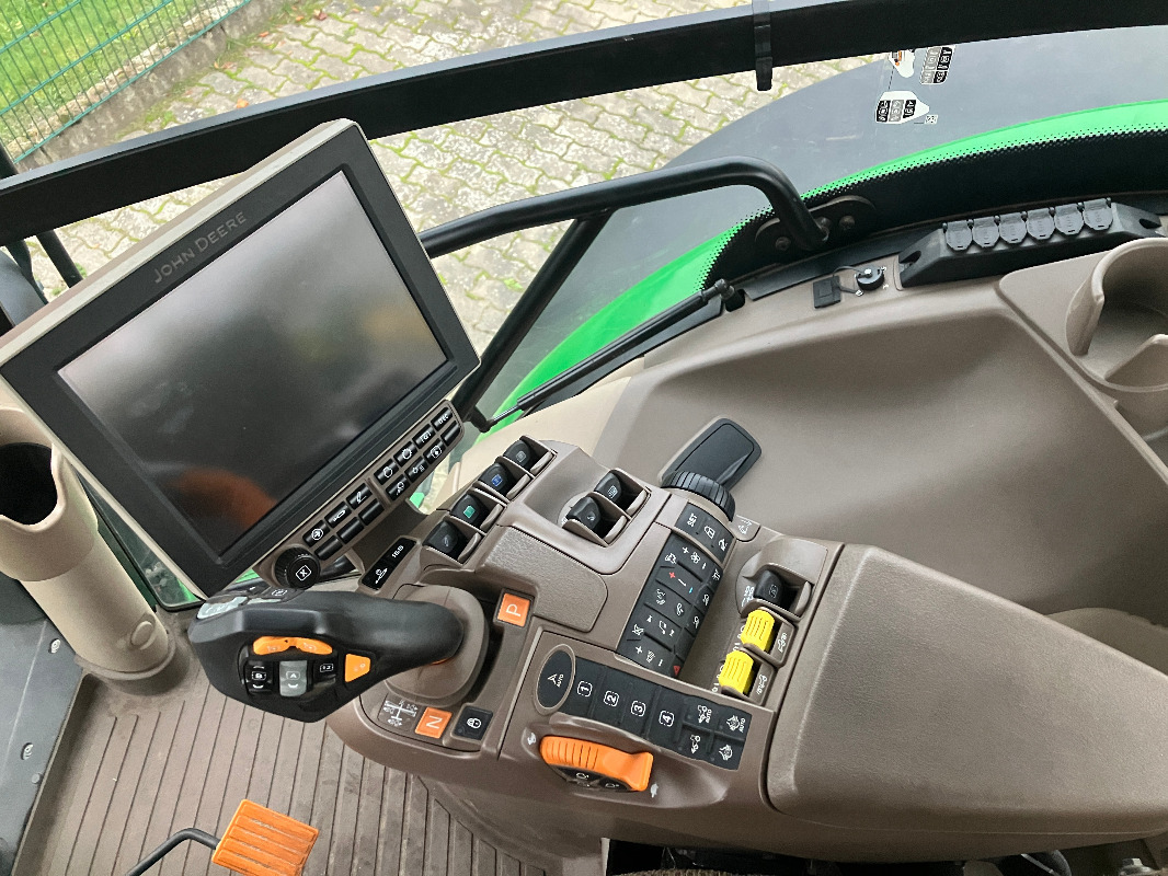 John Deere 6R185 - 拖拉机:图3 John Deere 6R185 - 拖拉机:图3