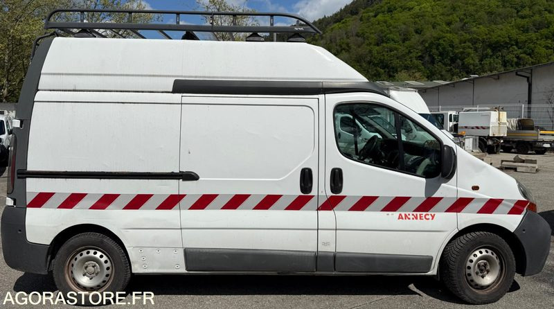 7226YJ74 - RENAULT TRAFIC - 无侧窗厢式货车:图5 7226YJ74 - RENAULT TRAFIC - 无侧窗厢式货车:图5