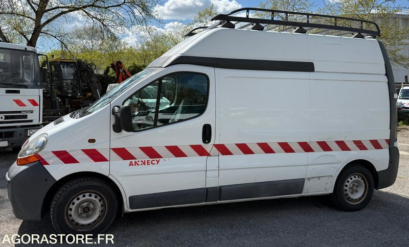 7226YJ74 - RENAULT TRAFIC - 无侧窗厢式货车:图1 7226YJ74 - RENAULT TRAFIC - 无侧窗厢式货车:图1
