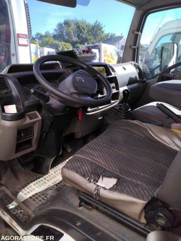 BA-885-GW MICRO BENNE NISSAN CABSTAR 203336 kms 2007 - 翻斗货车:图4 BA-885-GW MICRO BENNE NISSAN CABSTAR 203336 kms 2007 - 翻斗货车:图4