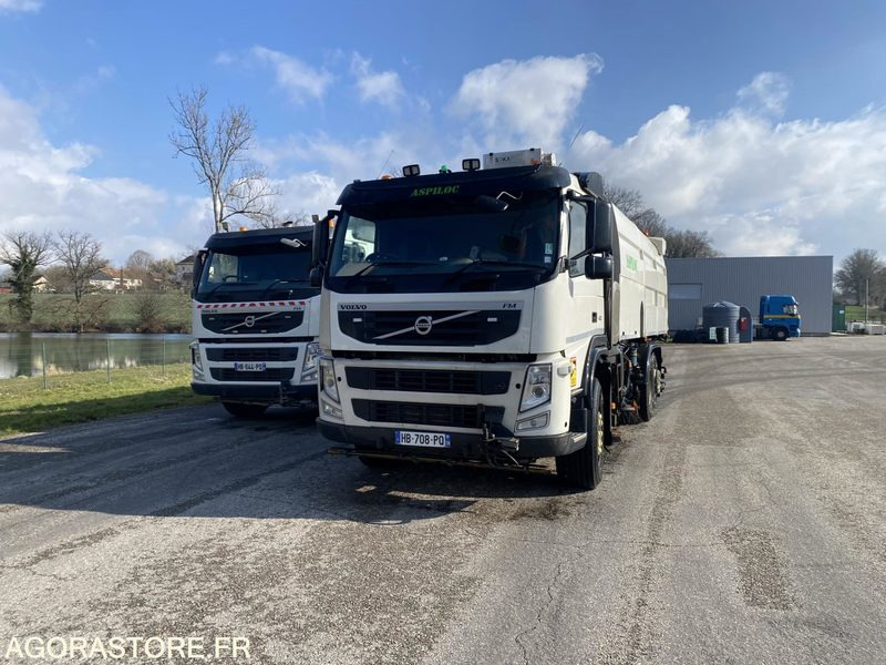 BALAYEUSE VOLVO BLANC 6 ROUES - ANNEE 2013 - 245000KMS - 道路清扫机:图2 BALAYEUSE VOLVO BLANC 6 ROUES - ANNEE 2013 - 245000KMS - 道路清扫机:图2