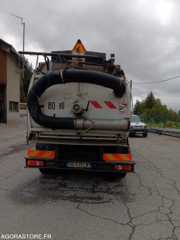 BALAYEUSE de Voiries- RENAULT MIDLUM 220 DXI avec aspiratrice EUROVOIRIE - 道路清扫机:图3 BALAYEUSE de Voiries- RENAULT MIDLUM 220 DXI avec aspiratrice EUROVOIRIE - 道路清扫机:图3