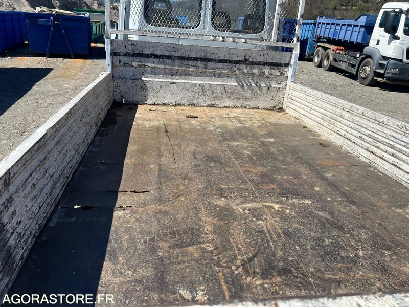 BENNE RENAULT B80 - 1995 - 125 800 KM - 翻斗货车:图3 BENNE RENAULT B80 - 1995 - 125 800 KM - 翻斗货车:图3