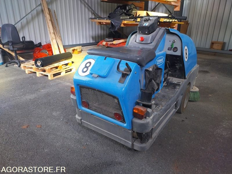 Balayeuse aspiratrice de trottoirs TENNANT LITTER HAWK 4100 - 道路清扫机:图2 Balayeuse aspiratrice de trottoirs TENNANT LITTER HAWK 4100 - 道路清扫机:图2