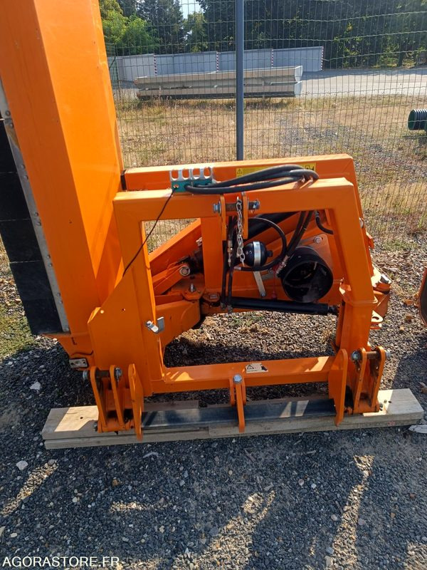 Broyeur d'accotement Noremat Sprinta 1600 - 农业机械:图4 Broyeur d'accotement Noremat Sprinta 1600 - 农业机械:图4