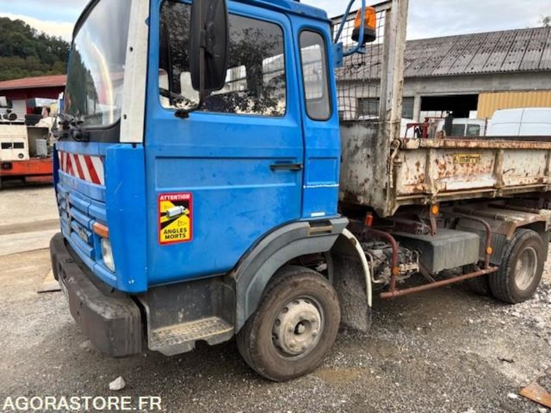 CAMION BENNE (TRI-BENNE) RENAULT S120 MIDLINER 1991 221000 KM - 翻斗车:图2 CAMION BENNE (TRI-BENNE) RENAULT S120 MIDLINER 1991 221000 KM - 翻斗车:图2