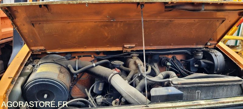 CAMION MERCEDES UNIMOG 1650 AVEC SA SALEUSE - 卡车:图4 CAMION MERCEDES UNIMOG 1650 AVEC SA SALEUSE - 卡车:图4