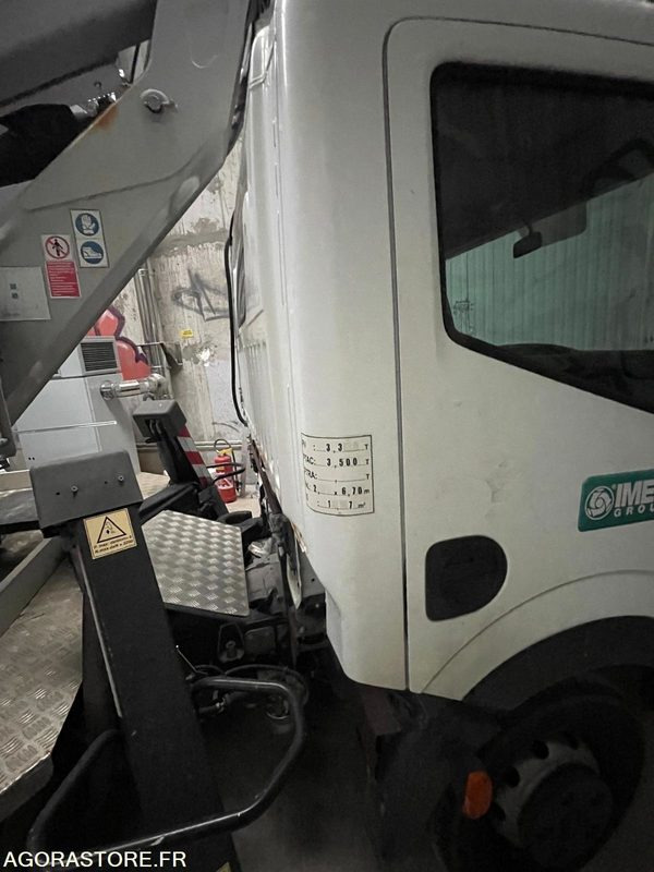 CAMION NACELLE NISSAN IMER P18T12 28740 KM 2015 - 车载空中平台:图4 CAMION NACELLE NISSAN IMER P18T12 28740 KM 2015 - 车载空中平台:图4