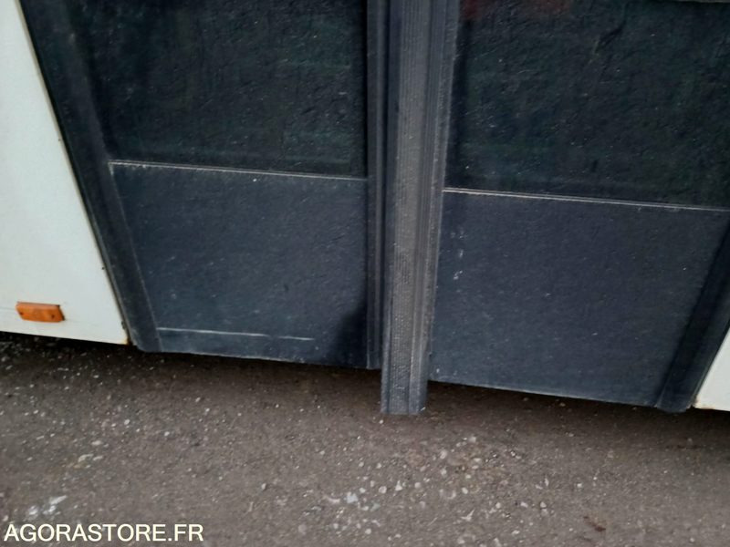 CAR IRISBUS RECREO - PARC 19885- MEC 2011/ 438000KM/ AC-728-MJ - 校車:图4 CAR IRISBUS RECREO - PARC 19885- MEC 2011/ 438000KM/ AC-728-MJ - 校車:图4