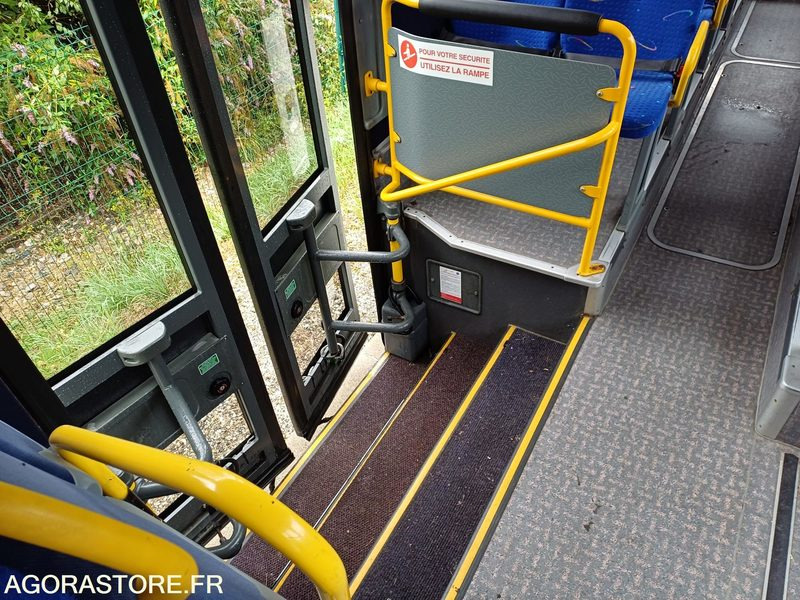 CAR MERCEDES INTOURO N° 11389 MEC 2010 / 400 000KM/ AJ-859-EH - 校車:图2 CAR MERCEDES INTOURO N° 11389 MEC 2010 / 400 000KM/ AJ-859-EH - 校車:图2