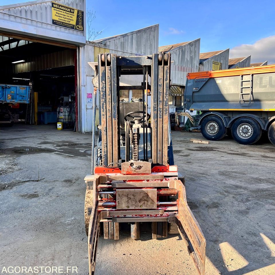 CHARIOT ÉLÉVATEUR À GAZ KOMATSU FG25T-11E AVEC PINCES - 1995 / 7938 HEURES - 柴油叉车:图5 CHARIOT ÉLÉVATEUR À GAZ KOMATSU FG25T-11E AVEC PINCES - 1995 / 7938 HEURES - 柴油叉车:图5