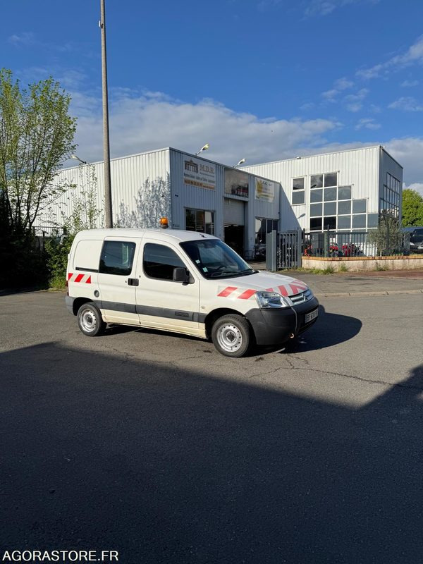 CITROËN BERLINGO - 2010 - 211 000 KM - 紧凑型面包车:图4 CITROËN BERLINGO - 2010 - 211 000 KM - 紧凑型面包车:图4