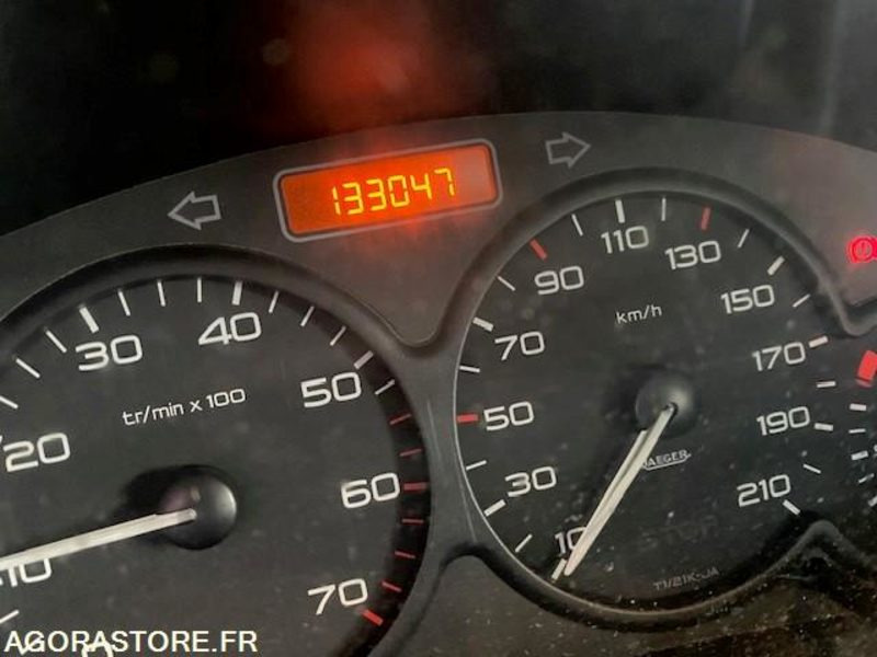 CITROEN BERLINGO ESS GPL 2499 - 紧凑型面包车:图5 CITROEN BERLINGO ESS GPL 2499 - 紧凑型面包车:图5