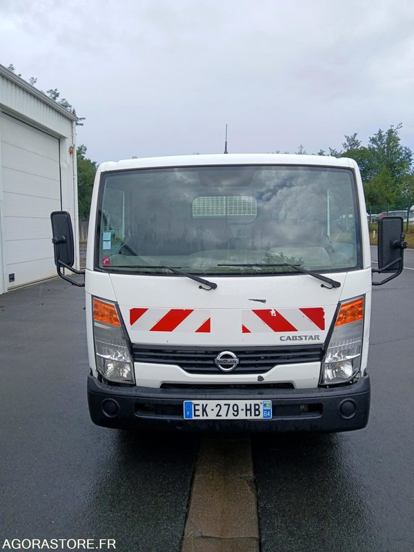 Camion plateau Nissan - 2008 - 230.040 km - 翻斗货车:图3 Camion plateau Nissan - 2008 - 230.040 km - 翻斗货车:图3