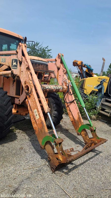 Chargeur JOHN DEER - 2000 - 牵引车前端装载机:图1 Chargeur JOHN DEER - 2000 - 牵引车前端装载机:图1