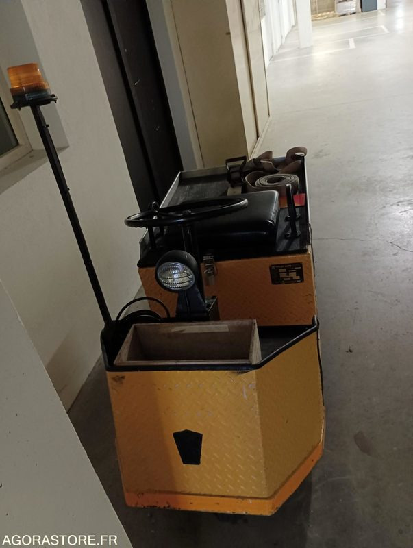 Chariot électrique TAYLOR DUNN - Bon état - 2010 - 牵引车站:图3 Chariot électrique TAYLOR DUNN - Bon état - 2010 - 牵引车站:图3