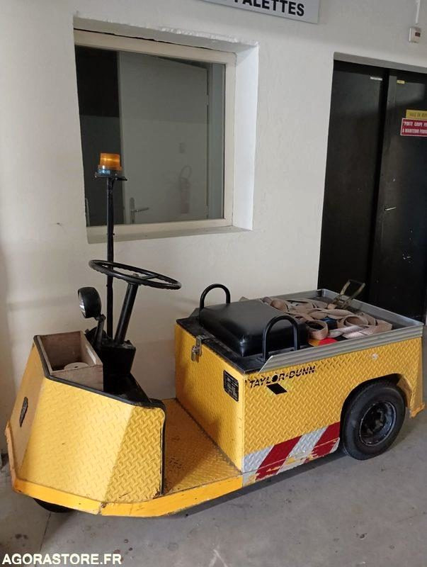 Chariot électrique TAYLOR DUNN - Bon état - 2010 - 牵引车站:图1 Chariot électrique TAYLOR DUNN - Bon état - 2010 - 牵引车站:图1