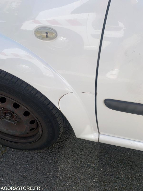 Citroen C 3 Phase 2 1.4 i GNV 75 cv 98446kms 2008 CT OK - 汽车:图3 Citroen C 3 Phase 2 1.4 i GNV 75 cv 98446kms 2008 CT OK - 汽车:图3