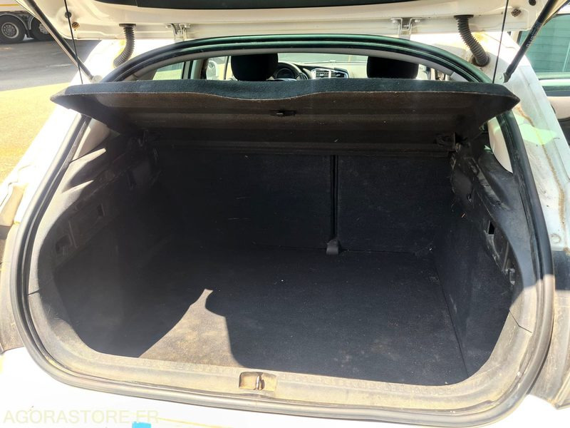 Citroën C4 EV-500-GR - véhicule non roulant - 汽车:图5 Citroën C4 EV-500-GR - véhicule non roulant - 汽车:图5