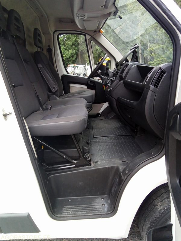 Citroen jumper 2,2 HDi 100 l1h1 77540 kms garanties HS Non ROULANT - 无侧窗厢式货车:图2 Citroen jumper 2,2 HDi 100 l1h1 77540 kms garanties HS Non ROULANT - 无侧窗厢式货车:图2