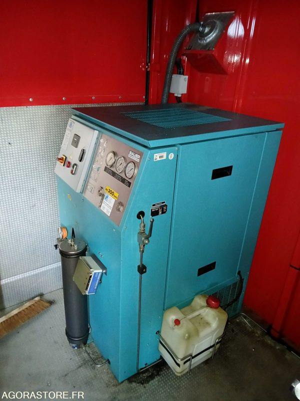 Compresseur HP air respirable BAUER MV120, avec rampe de gonflage 6 flexibles - 空气压缩机:图1 Compresseur HP air respirable BAUER MV120, avec rampe de gonflage 6 flexibles - 空气压缩机:图1