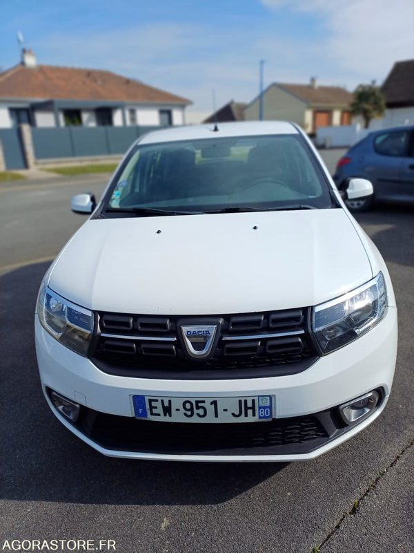 DACIA SANDERO EW-951-JH - 2018 - 179 000 km - 汽车:图1 DACIA SANDERO EW-951-JH - 2018 - 179 000 km - 汽车:图1