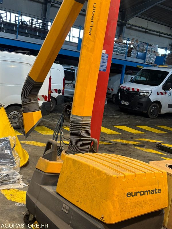 EXTRACTEUR MOBILE DE FUMEES DE SOUDAGE A FILTRE AMOVIBLE - EUROMATE MFD - 工具/ 设备:图1 EXTRACTEUR MOBILE DE FUMEES DE SOUDAGE A FILTRE AMOVIBLE - EUROMATE MFD - 工具/ 设备:图1