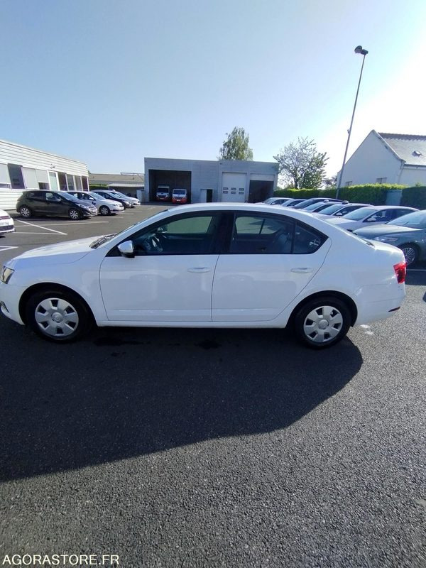 FD-256-FC - Roulant - SKODA OCTAVIA - VP - 417 000 Kms - 汽车:图3 FD-256-FC - Roulant - SKODA OCTAVIA - VP - 417 000 Kms - 汽车:图3