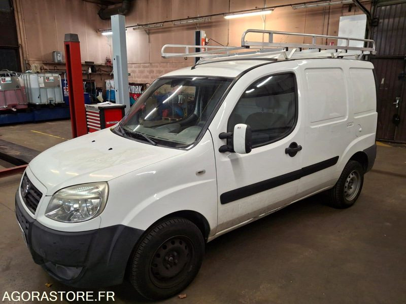 FIAT DOBLO CARGO GNV - 紧凑型面包车:图1 FIAT DOBLO CARGO GNV - 紧凑型面包车:图1