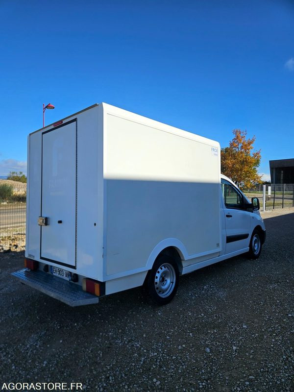 FIAT SCUDO 2.0 130 CAISSE FRIGORIFIQUE FRCX 3 PLACES - 冷藏货车:图4 FIAT SCUDO 2.0 130 CAISSE FRIGORIFIQUE FRCX 3 PLACES - 冷藏货车:图4