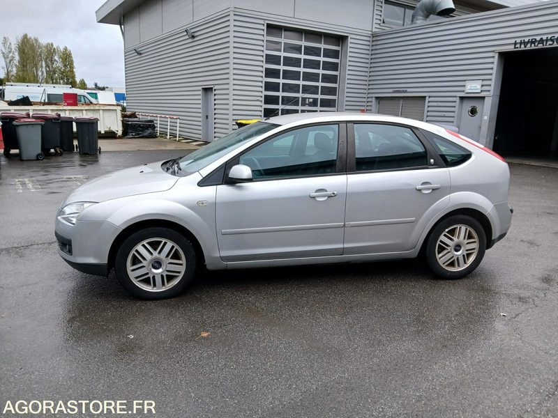 FORD FOCUS 1.8 ESSENCE - 2006 - 135 225 km - 汽车:图3 FORD FOCUS 1.8 ESSENCE - 2006 - 135 225 km - 汽车:图3