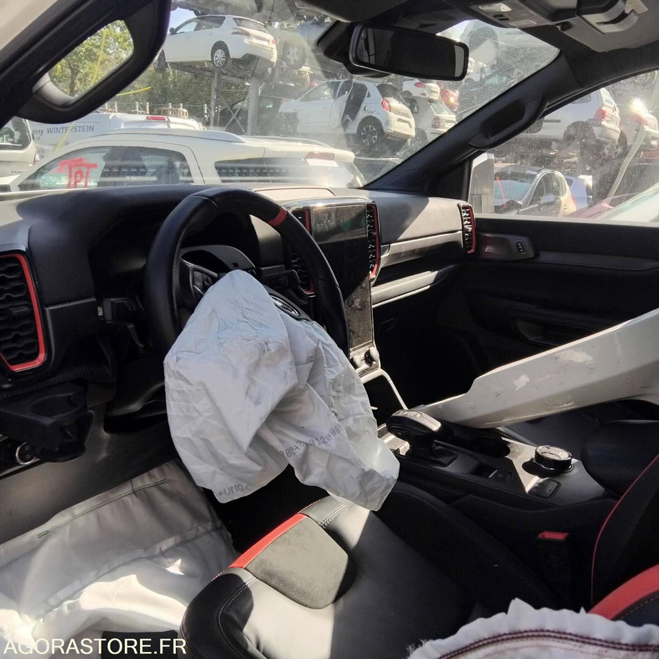 FORD RANGER RAPTOR (2025) - 皮卡车:图5 FORD RANGER RAPTOR (2025) - 皮卡车:图5