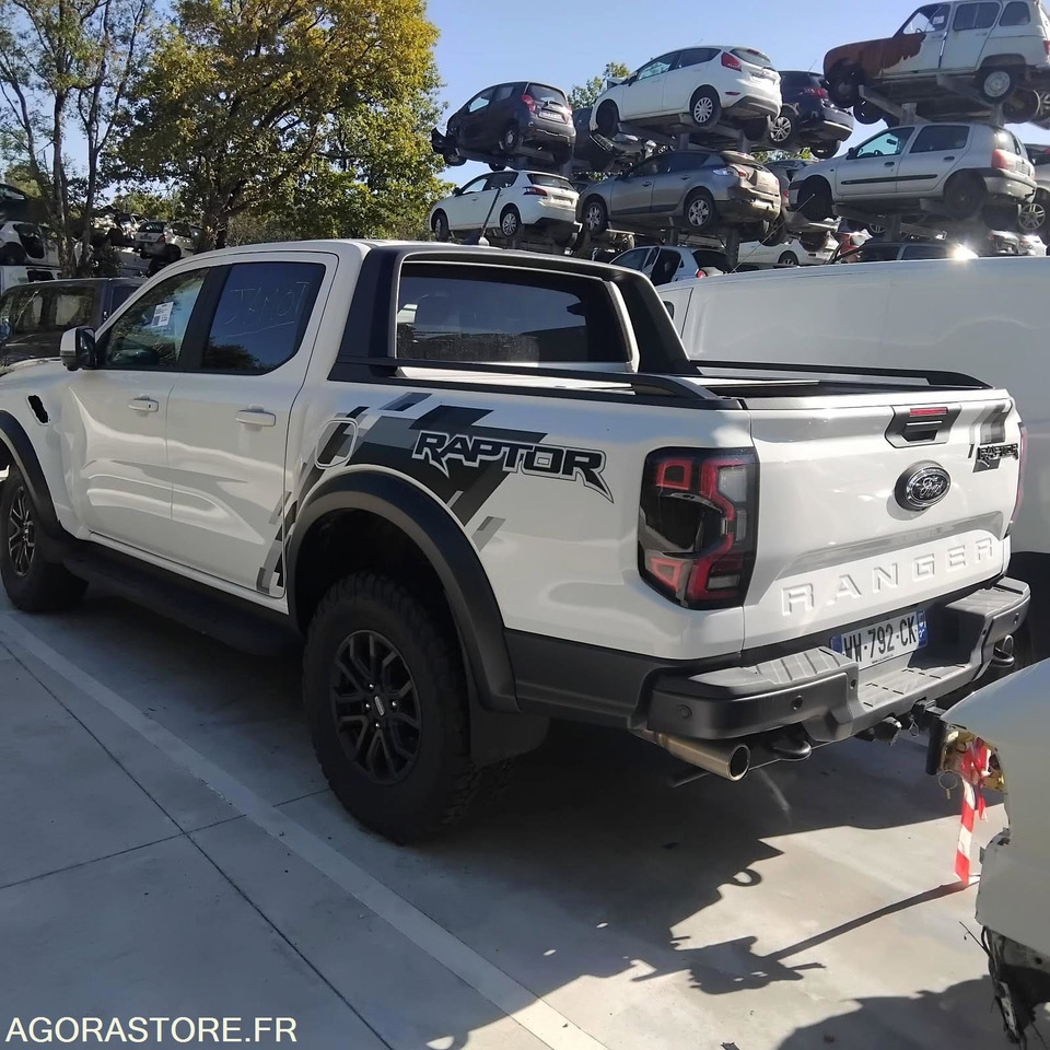 FORD RANGER RAPTOR (2025) - 皮卡车:图3 FORD RANGER RAPTOR (2025) - 皮卡车:图3