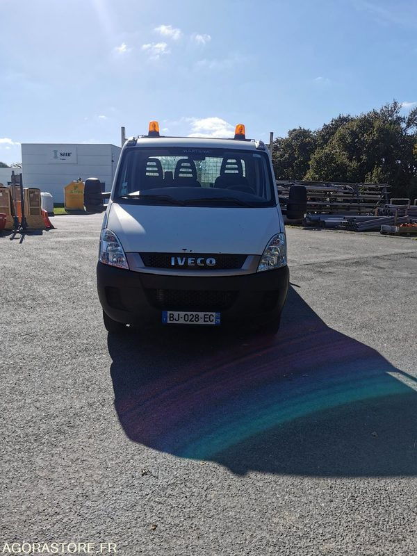 FOURGON BENNE - IVECO - DAILY 35C13 - 2011 / 264350 KM - BJ028EC - 翻斗货车:图2 FOURGON BENNE - IVECO - DAILY 35C13 - 2011 / 264350 KM - BJ028EC - 翻斗货车:图2