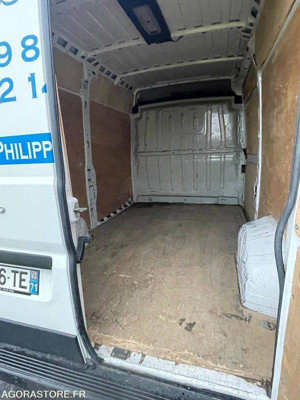 FOURGON FIAT DUCATO 75000 KM 2019 - 无侧窗厢式货车:图5 FOURGON FIAT DUCATO 75000 KM 2019 - 无侧窗厢式货车:图5