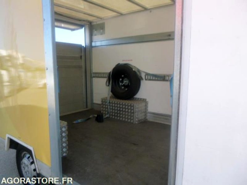 Fiat DUCATO HAYON PACK CARBURANT GNV+SP PETITE CAPACITE - 小型货车:图4 Fiat DUCATO HAYON PACK CARBURANT GNV+SP PETITE CAPACITE - 小型货车:图4