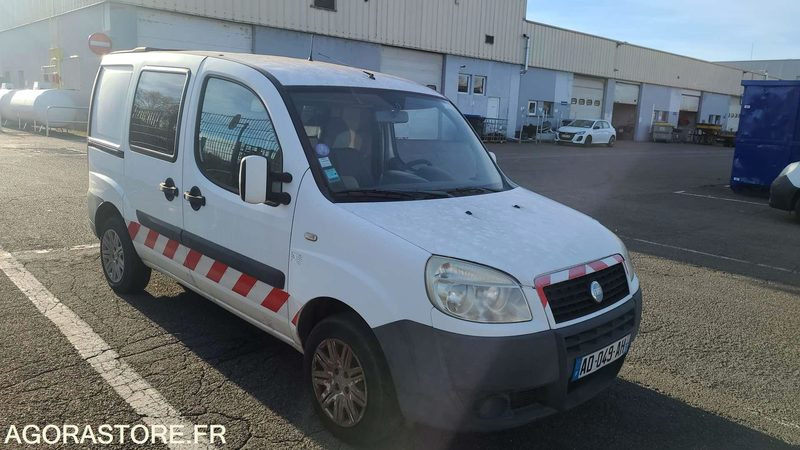 Fiat Doblo - 2010 - 200000kms - AD049AH - 紧凑型面包车:图1 Fiat Doblo - 2010 - 200000kms - AD049AH - 紧凑型面包车:图1