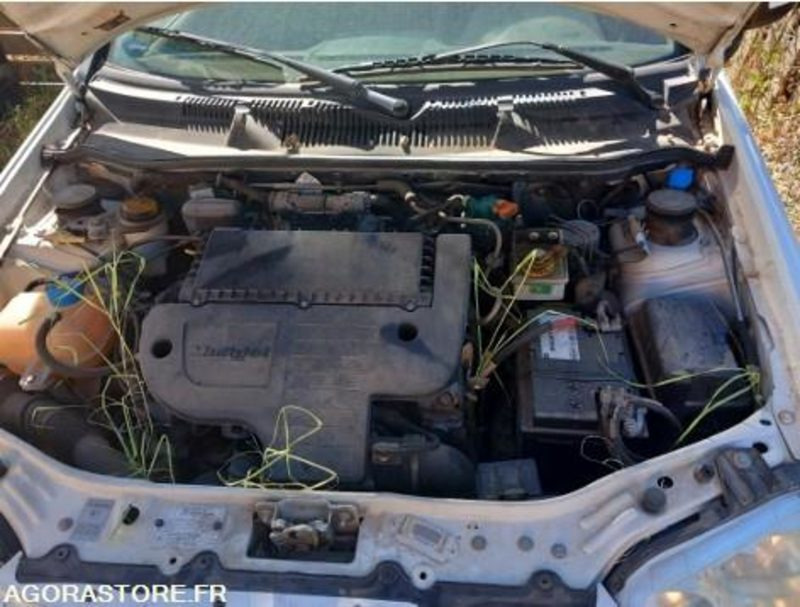 Fiat Strada 94607 kms 2010 - 皮卡车:图4 Fiat Strada 94607 kms 2010 - 皮卡车:图4