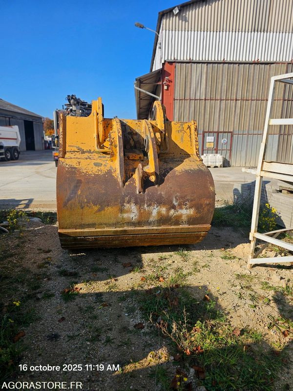 GODET 6M3 POUR PELLE LIEBHERR R974 C 90 T - 备件 适用于 建筑机械:图2 GODET 6M3 POUR PELLE LIEBHERR R974 C 90 T - 备件 适用于 建筑机械:图2