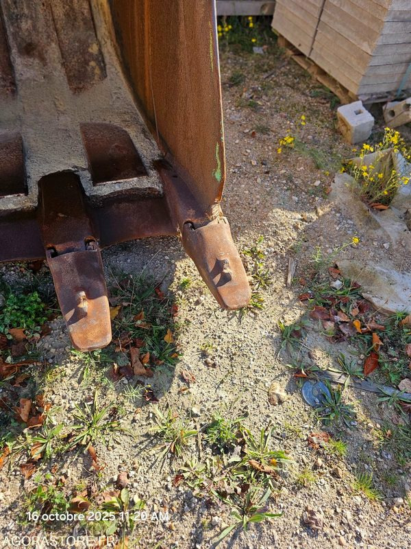 GODET 6M3 POUR PELLE LIEBHERR R974 C 90 T - 备件 适用于 建筑机械:图3 GODET 6M3 POUR PELLE LIEBHERR R974 C 90 T - 备件 适用于 建筑机械:图3