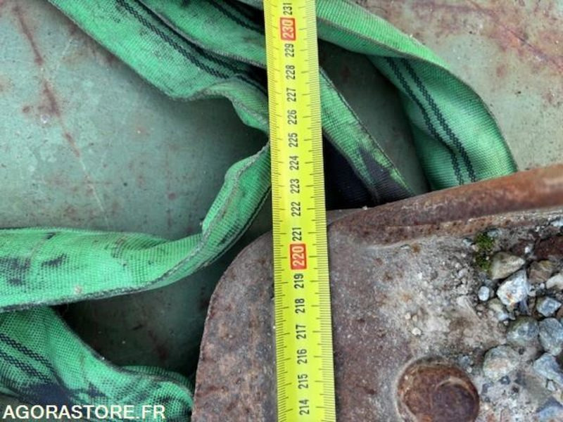 GODET DE CHARGEUR 2800 LITRES EN ATTACHE TYPE VOLVO - 装载机铲斗:图5 GODET DE CHARGEUR 2800 LITRES EN ATTACHE TYPE VOLVO - 装载机铲斗:图5