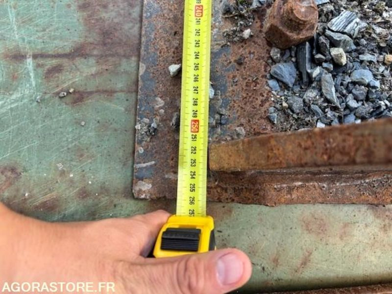 GODET SCELETTE 2.5 M3 DE CHARGEUR EN ATTACHE TYPE VOLVO - 装载机铲斗:图3 GODET SCELETTE 2.5 M3 DE CHARGEUR EN ATTACHE TYPE VOLVO - 装载机铲斗:图3