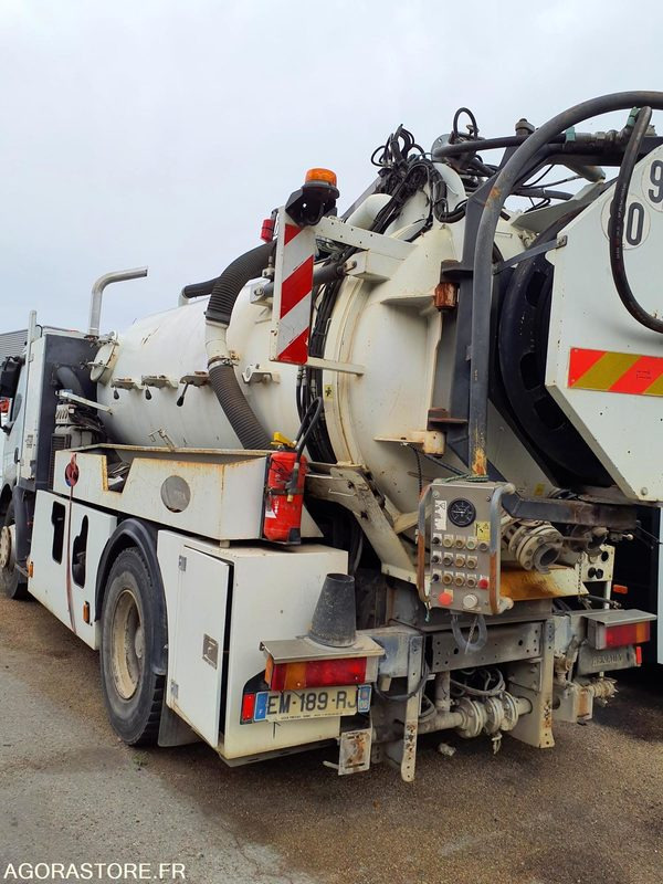 HYDROCUREUR 19T RIVARD - 2004 / 262 122 KM - 真空车:图2 HYDROCUREUR 19T RIVARD - 2004 / 262 122 KM - 真空车:图2