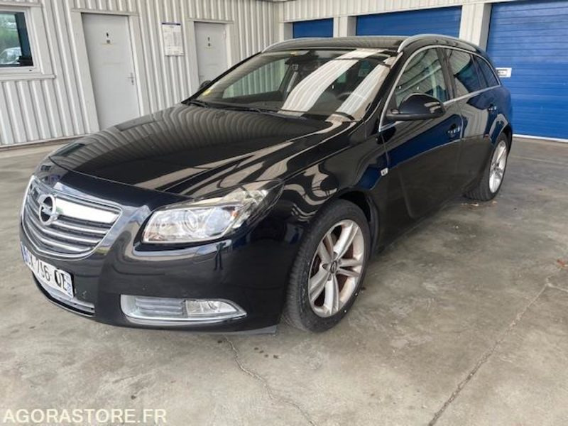INSIGNIA SPORT TOURER COSMO PAXK 2.0 CDTI 160cv - 08/2013 - 119000 KM - 旅行车:图1 INSIGNIA SPORT TOURER COSMO PAXK 2.0 CDTI 160cv - 08/2013 - 119000 KM - 旅行车:图1